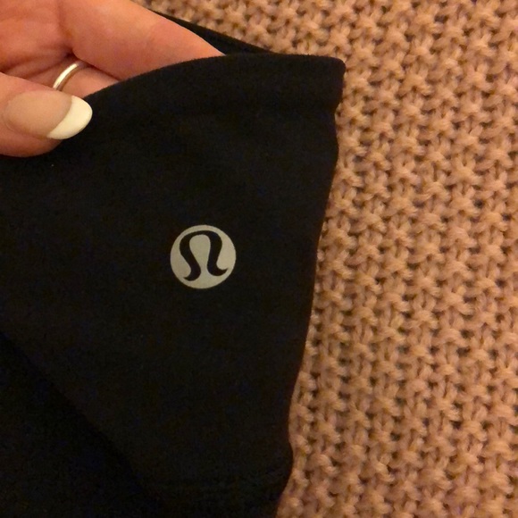 Lululemon Cropped Wunder Under Leggings! - Picture 2 of 4